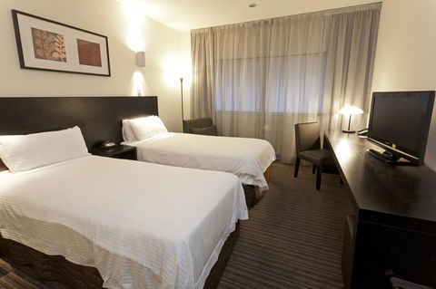 Causeway 353 Hotel - Tourism Cairns 6
