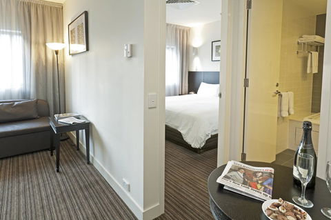 Causeway 353 Hotel - Tourism Cairns 33