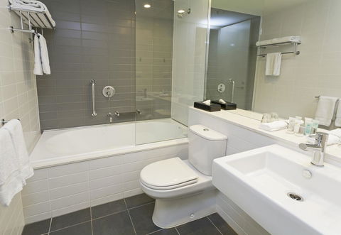 Causeway 353 Hotel - Tourism Cairns 28