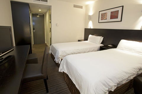 Causeway 353 Hotel - Tourism Cairns 26