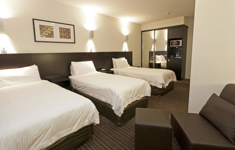 Causeway 353 Hotel - Tourism Cairns 21