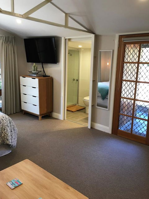 The Cosy Bungalow - Tourism Cairns 3