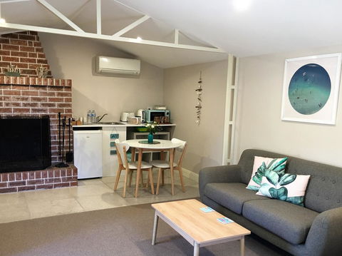 The Cosy Bungalow - Tourism Cairns 7