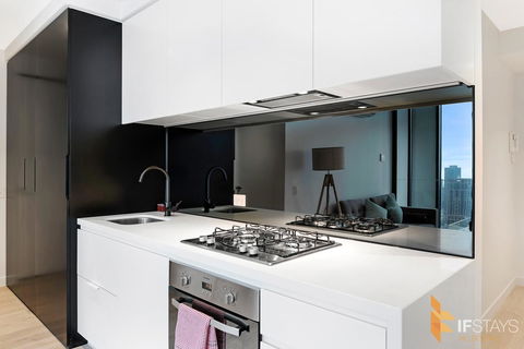 IFSuites (IFSTAYS) Light House Victoria One Apartment - Tourism Cairns 1