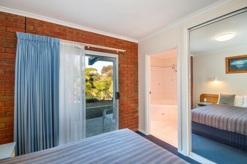 Torquay Tropicana Motel - Tourism Cairns 21