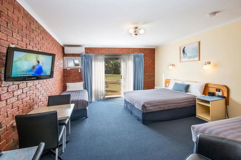 Torquay Tropicana Motel - Tourism Cairns 2