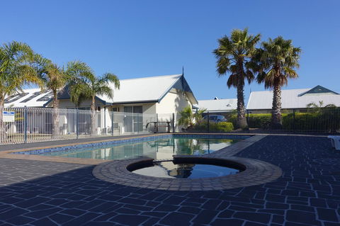 Torquay Tropicana Motel - Tourism Cairns 4