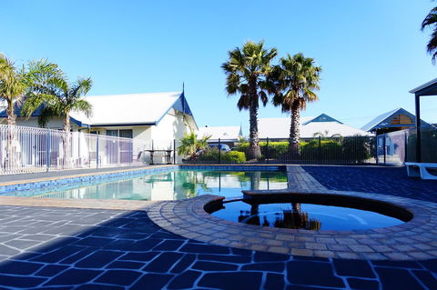 Torquay Tropicana Motel - Tourism Cairns 12