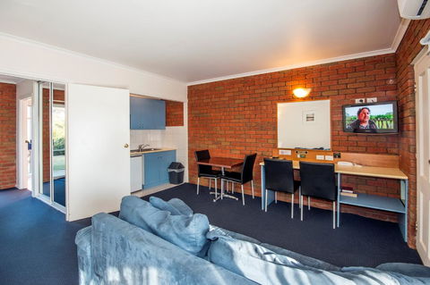 Torquay Tropicana Motel - Tourism Cairns 24
