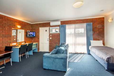 Torquay Tropicana Motel - Tourism Cairns 23