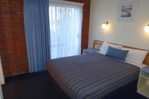 Torquay Tropicana Motel - Tourism Cairns 19