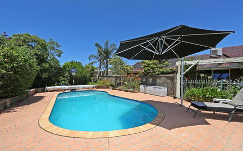 Crimea Retreat - Tourism Cairns 0