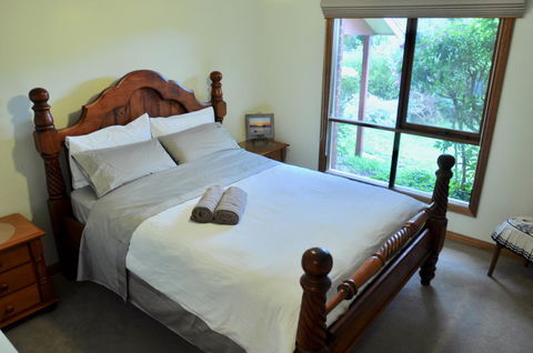 Crimea Retreat - Tourism Cairns 8