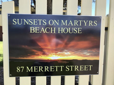 Sunsets On Martyrs Luxury Coastal Beach House Peterborough - Tourism Cairns 21