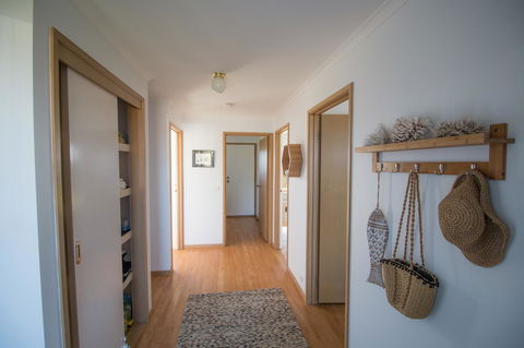 Sunsets On Martyrs Luxury Coastal Beach House Peterborough - Tourism Cairns 19