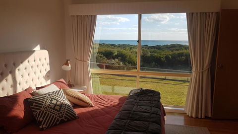 Sunsets On Martyrs Luxury Coastal Beach House Peterborough - Tourism Cairns 5