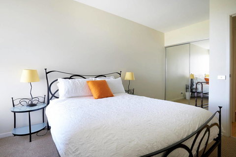 Arcadia Phillip Island - Tourism Cairns 9