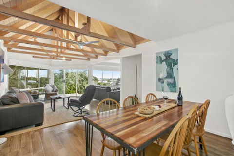 47 Baker Street - Tourism Cairns 0