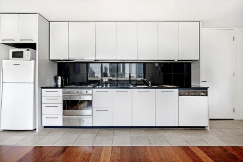 ULTIQA Little Collins (located At The Hero Apartment Building) - Tourism Cairns 7