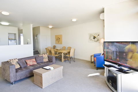 Lornebeach Apartments - Tourism Cairns 35