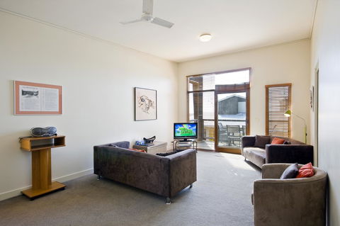 Lornebeach Apartments - Tourism Cairns 44