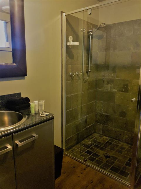 The Olive Tree Motel - Tourism Cairns 12