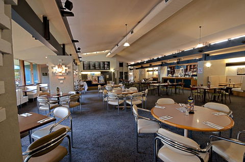 Burvale Hotel - Tourism Cairns 26
