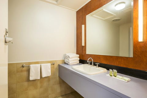 Burvale Hotel - Tourism Cairns 35