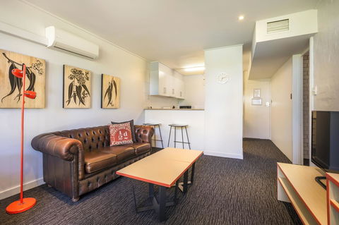 Burvale Hotel - Tourism Cairns 3