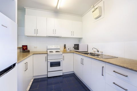 Burvale Hotel - Tourism Cairns 32