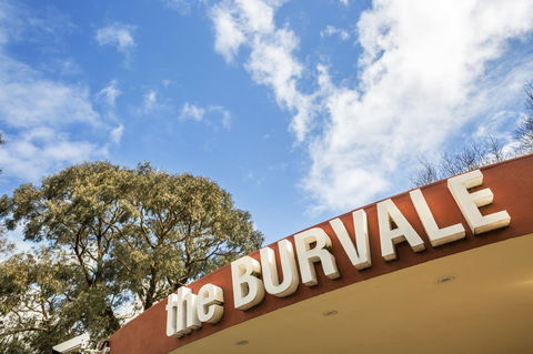 Burvale Hotel - Tourism Cairns 11