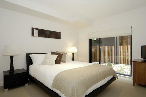 C-Scape Water Front Apartment - Tourism Cairns 5