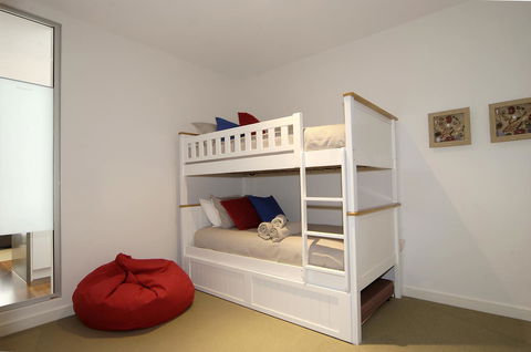 C-Scape Water Front Apartment - Tourism Cairns 7