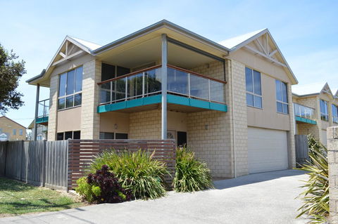 Ocean View Beach House - Tourism Cairns 0