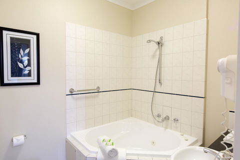 Barkly Motorlodge - Tourism Cairns 6