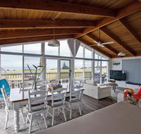 Stunning Waterfront only 10 minutes to Phillip Island - Pet Friendly - Tourism Cairns