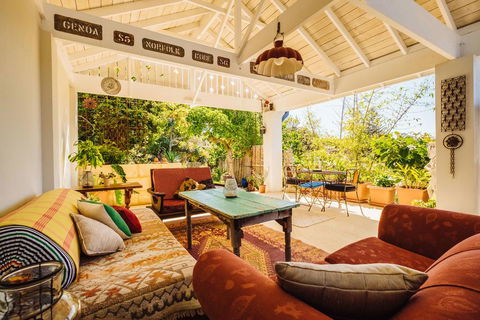 The Blue Beach House - Tourism Cairns 0