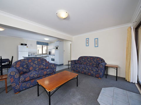 The Breakers, 16B Government Road - Tourism Cairns 1
