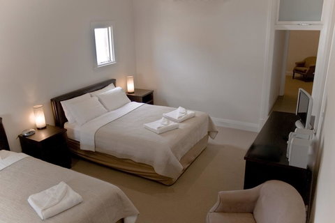 The Bridgetown Hotel - Tourism Cairns 1