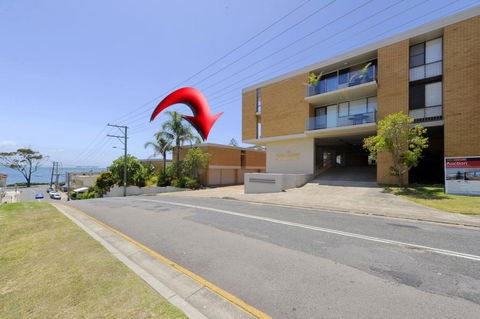 The Crest Unit 1 - Shoal Bay - Tourism Cairns 1
