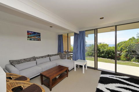 The Crest Unit 5 - Shoal Bay - Tourism Cairns 3