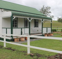 The Dollhouse Cottage - Tourism Cairns
