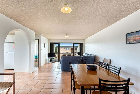 The Dunes, Unit 1/38 Marine Drive - Tourism Cairns 3