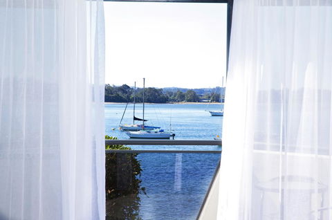 The Esplanade Motel - Tourism Cairns 1
