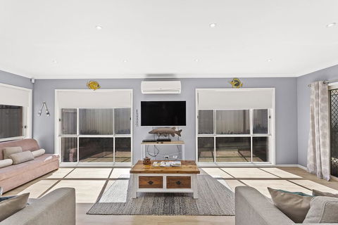 The Family Entertainer In The Heart Of Corlette! - Tourism Cairns 1