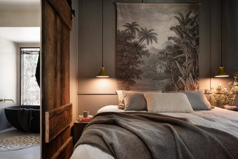 The Hideout - Tourism Cairns 0