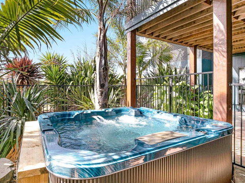 The Islander - Tourism Cairns 2