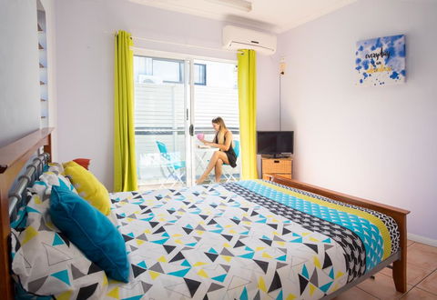 The Martyn Budget Apartment (no A/c) - Tourism Cairns 0