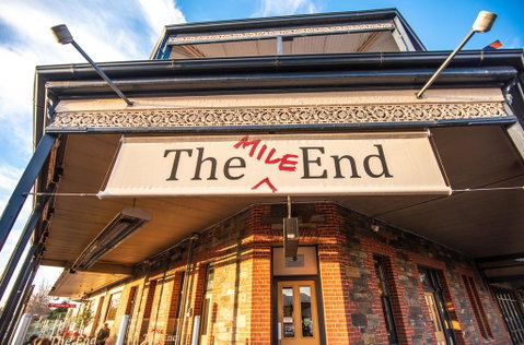 The Mile End Hotel - Tourism Cairns 0