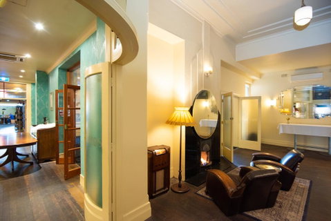 The Mile End Hotel - Tourism Cairns 2
